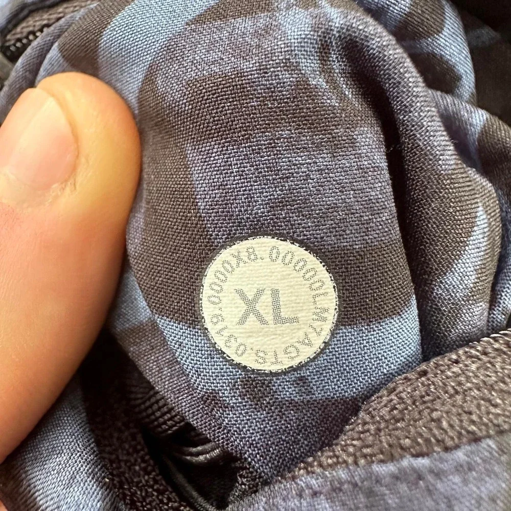 Lululemon Zeroed In Linerless Short 7 Blue Black Abstract Size XL